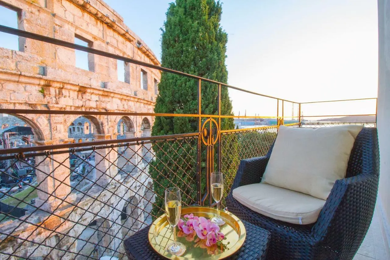 Apartment Arena & Seaview Luxurious Residence Pula