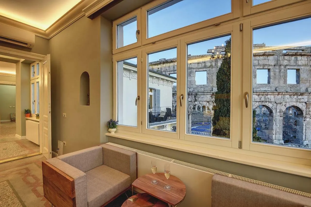 Arena & Seaview Luxurious Residence Pula Apartment