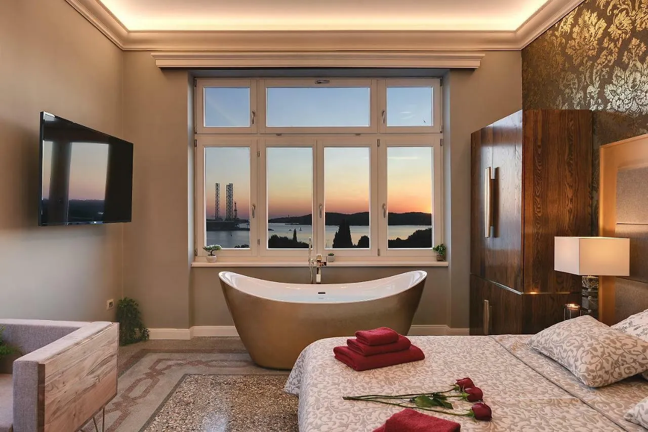 Arena & Seaview Luxurious Residence Pula Apartment