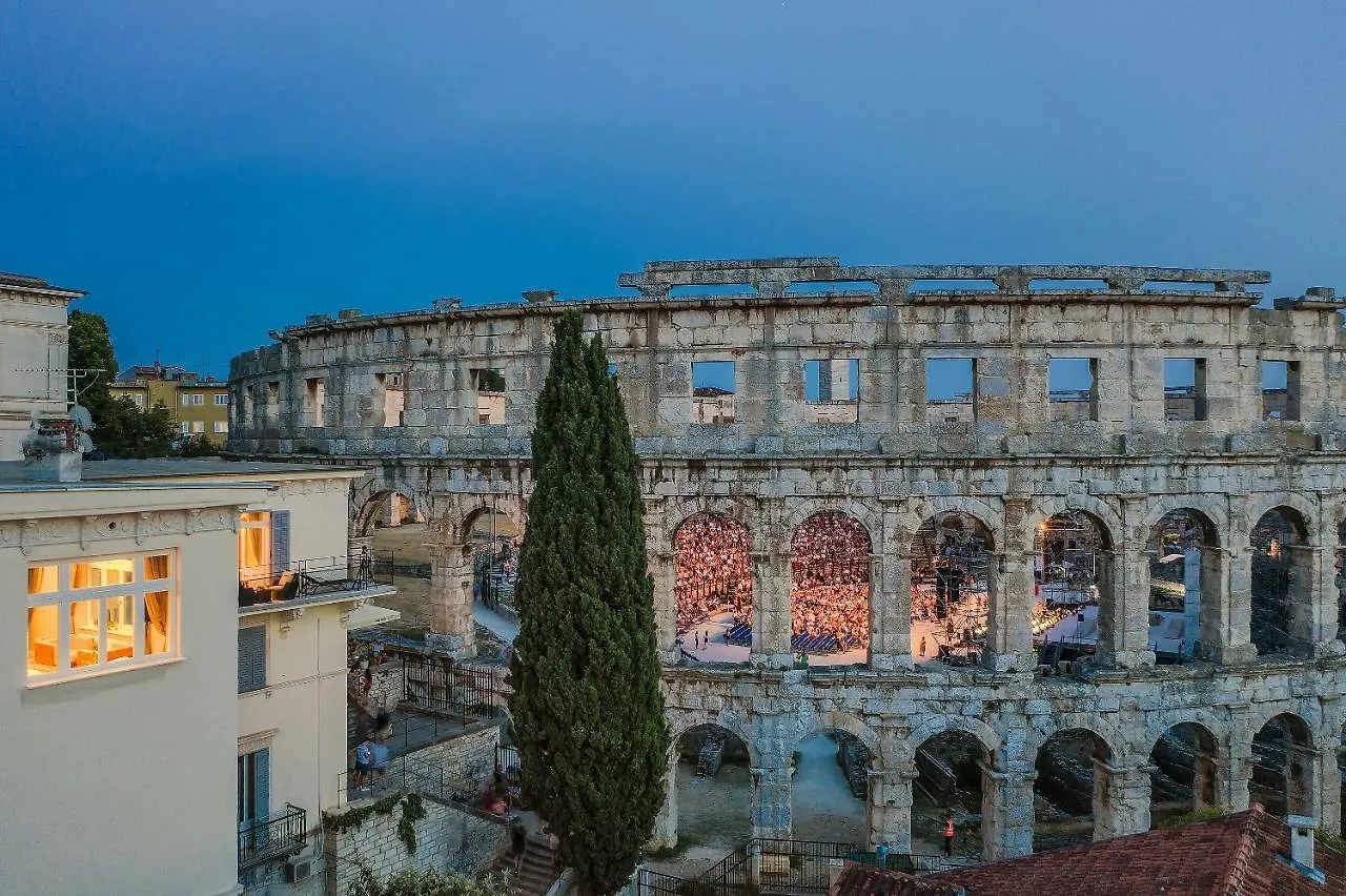 Arena & Seaview Luxurious Residence Pula 0*,  Croatia